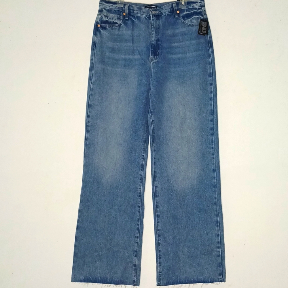 Fashion Nova Jean Match My Energy size 15/32 Blue non stretch Straight Leg NWT
